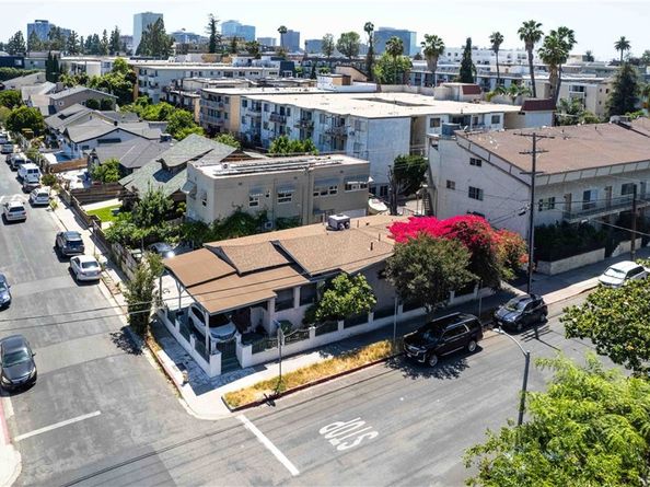 201 S Benton, Los Angeles CA 90057