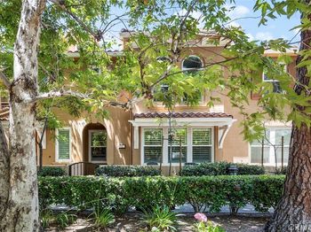 453 N Altadena Drive