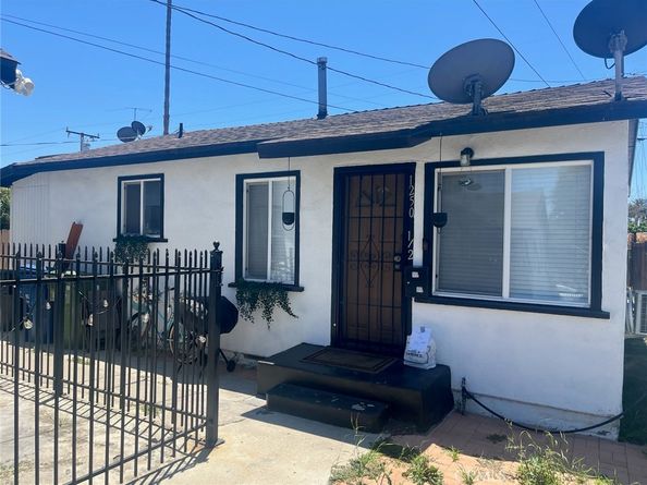 1250 1/2 W 87th, Los Angeles CA 90044