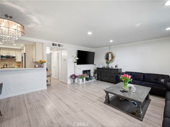 8435 Burnet 105, North Hills CA 91343