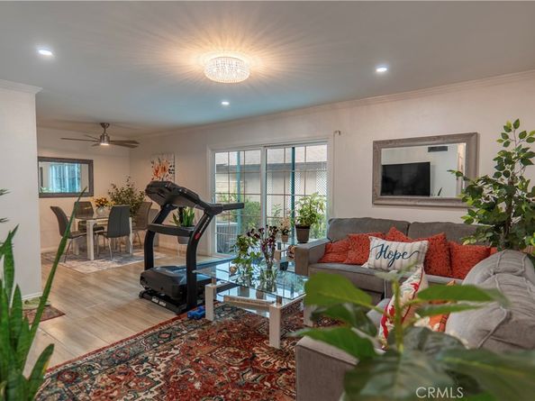 7554 Corbin 4, Reseda CA 91335