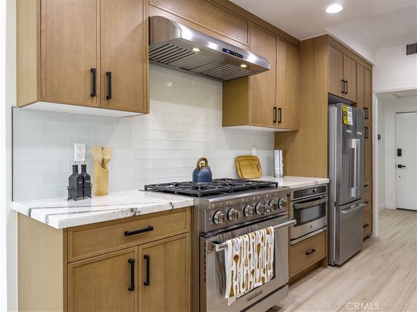 1944 Glendon 209, Los Angeles CA 90025