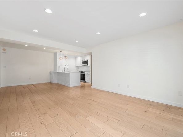5257 Radford Ave 101, Valley Village CA 91607