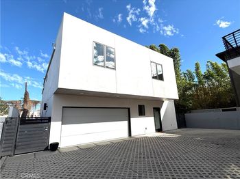 542 N Commonwealth Avenue