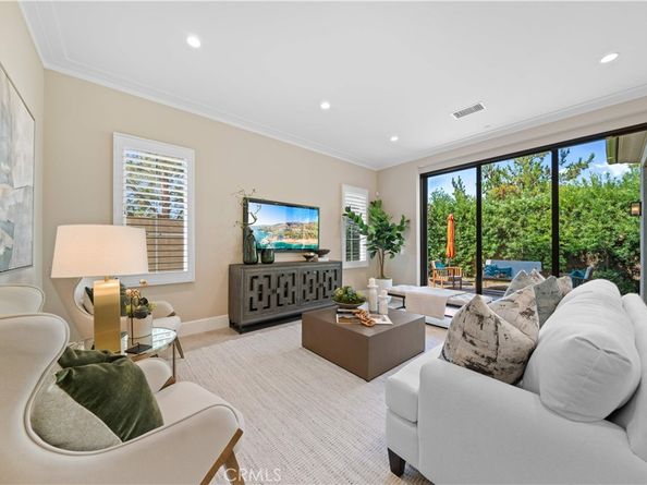 100 Viano, Irvine CA 92602