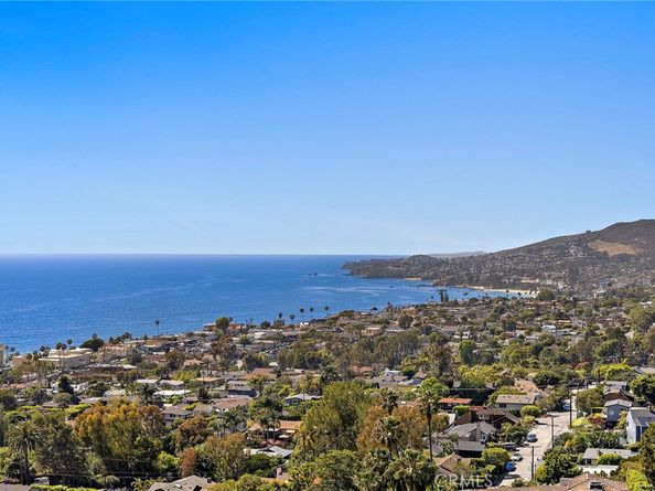 2147 Crestview, Laguna Beach CA 92651