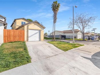 2027 E 105th