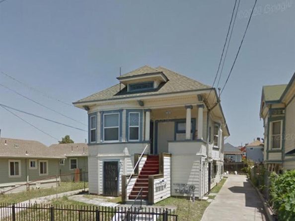 1832 Chestnut Street, Oakland CA 94607