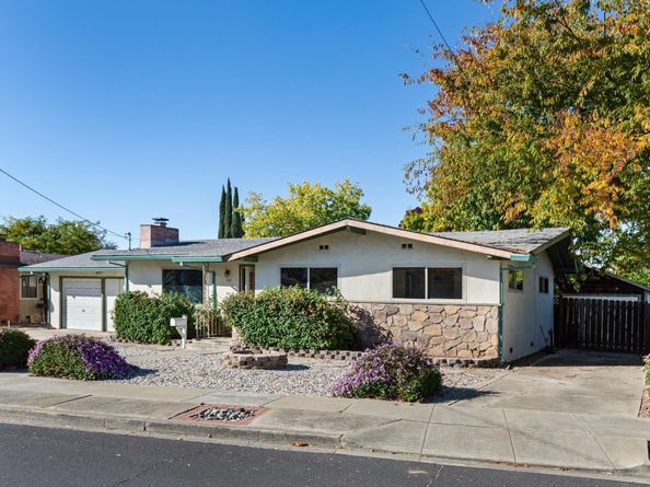 1121 N P Street, Livermore CA 94551