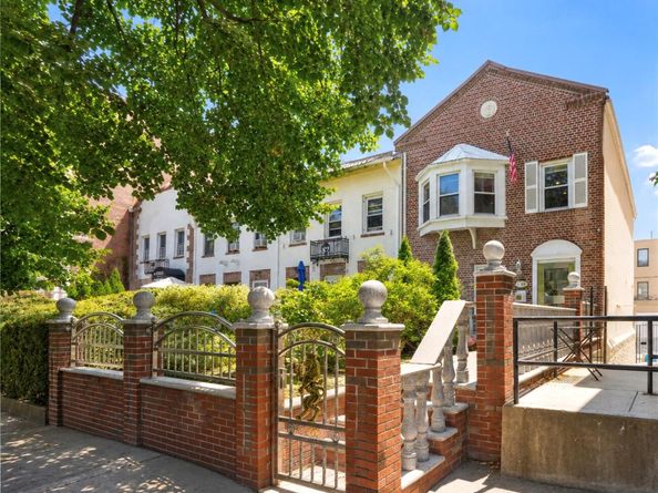 3039 36th Street, Astoria NY 11103