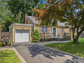 10 Valleywood Drive