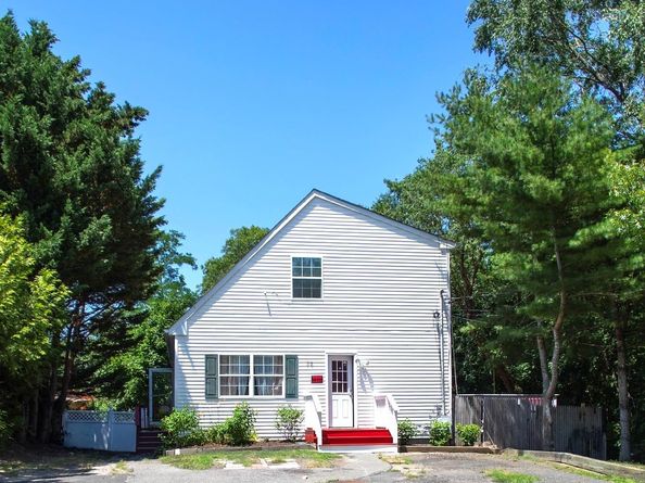 32 Birch Court, Riverhead NY 11901