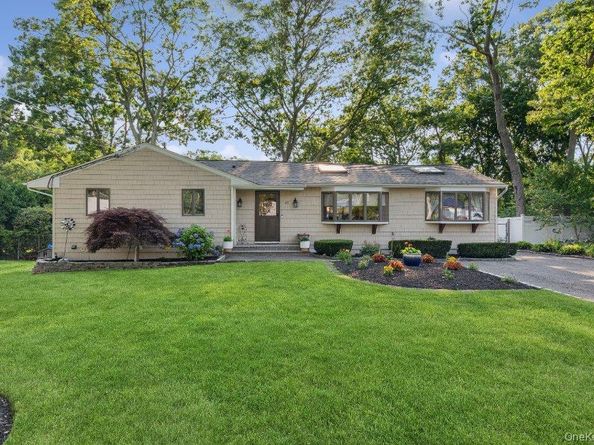 61 Timber Drive, Calverton NY 11933