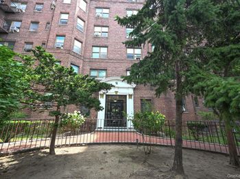 61-41 Saunders Street