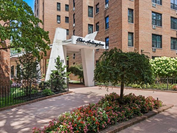 139-15 83rd Avenue 226, Briarwood NY 11435