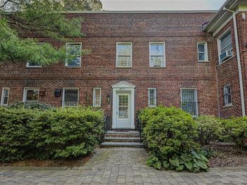 4971 Henry Hudson Parkway W