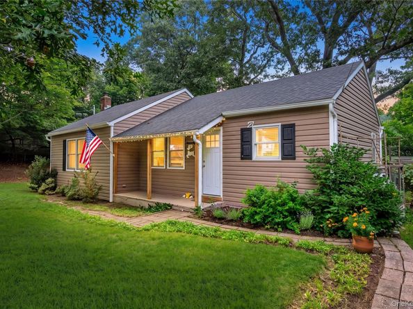 27 Glen Drive, Sound Beach NY 11789