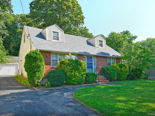 31 Lieper Street, Huntington Station NY 11746