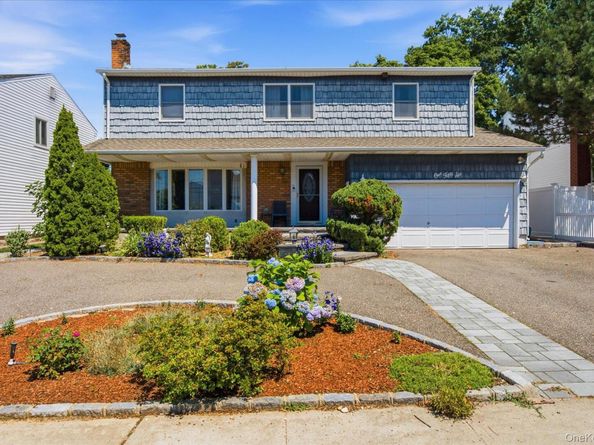 156 Lea Ann Terrace, Wantagh NY 11793
