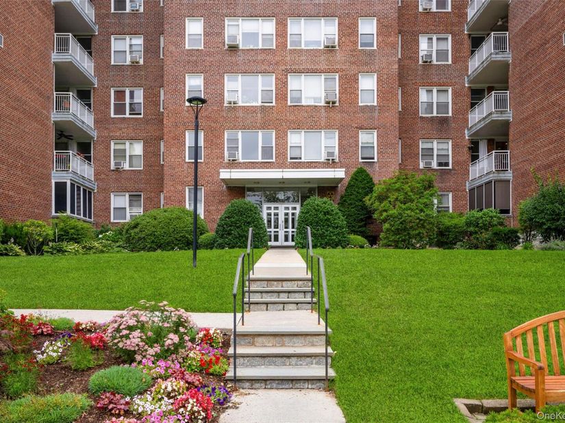 1255 North Avenue B6P, New Rochelle NY 10804