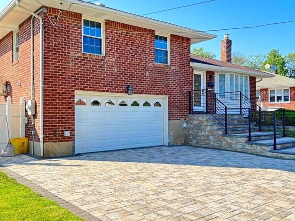 238 Jerome Street, Syosset NY 11791