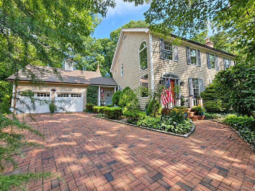 259 Astor Drive, Sayville NY 11782