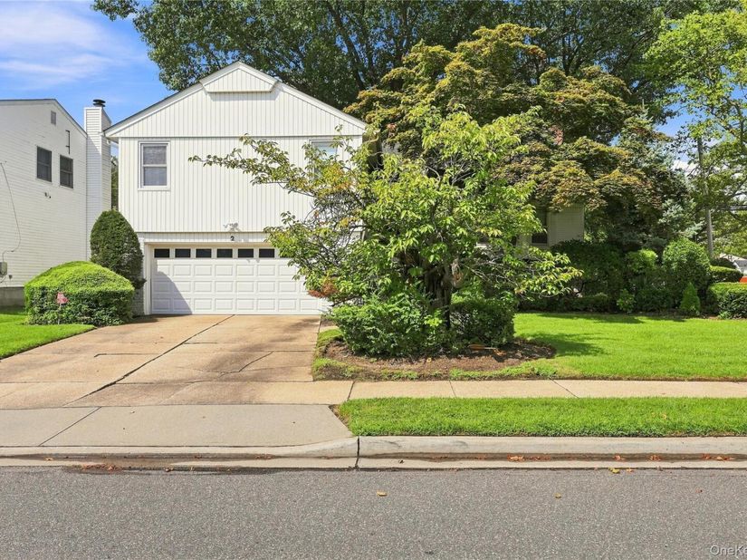 2 Longview Avenue, North Woodmere NY 11581