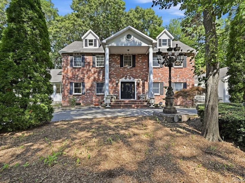 48 Private Road, Calverton NY 11933