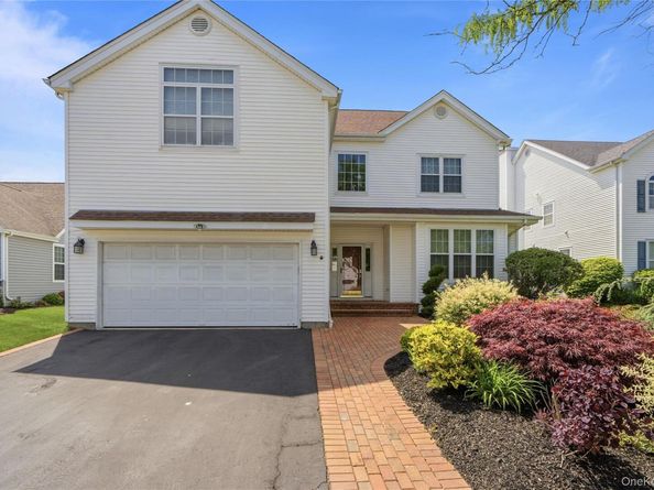 225 Barton Avenue, Melville NY 11747