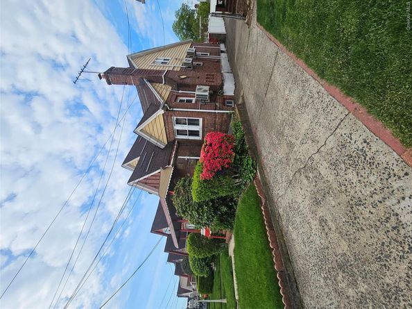 114-52 205th Street, Saint Albans NY 11412