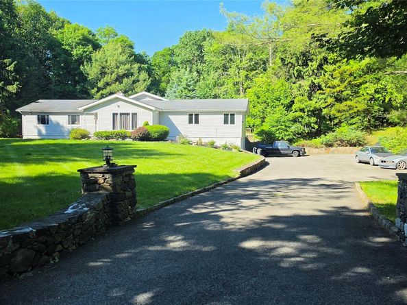 54 Allapartus Road, Ossining NY 10562