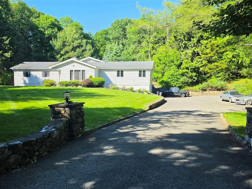 54 Allapartus Road, Ossining NY 10562
