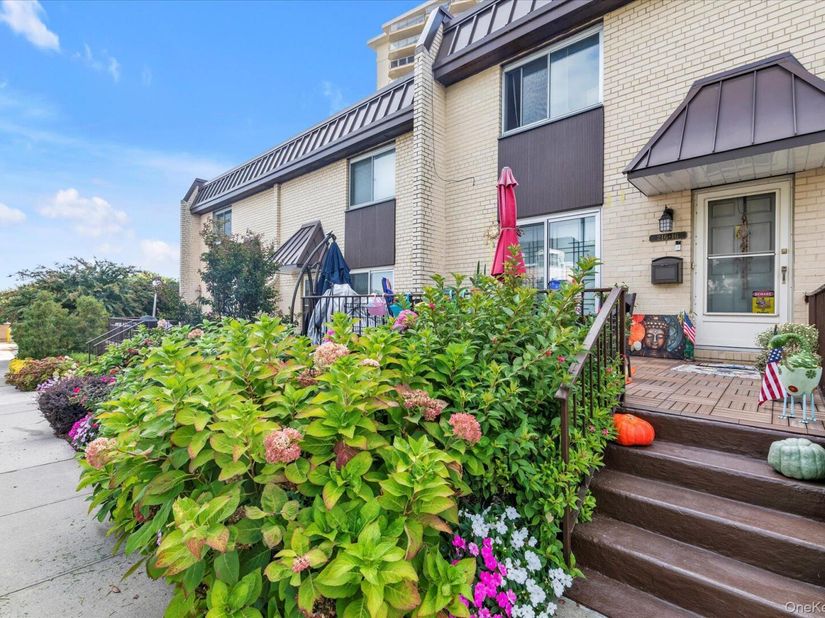 216-16 17th Avenue TH56, Bayside NY 11360