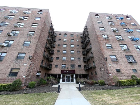 87-50 204 Street B46, Hollis NY 11423