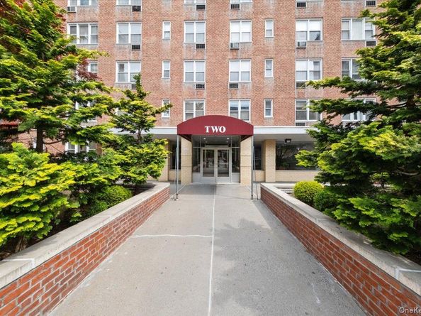 2 Sadore Lane 1V, Yonkers NY 10710