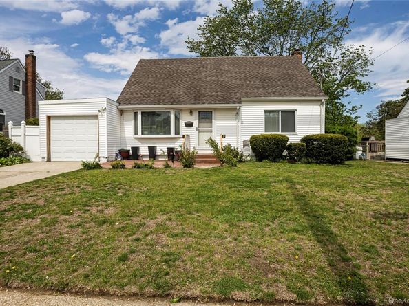 2687 Fox Road, Baldwin NY 11510