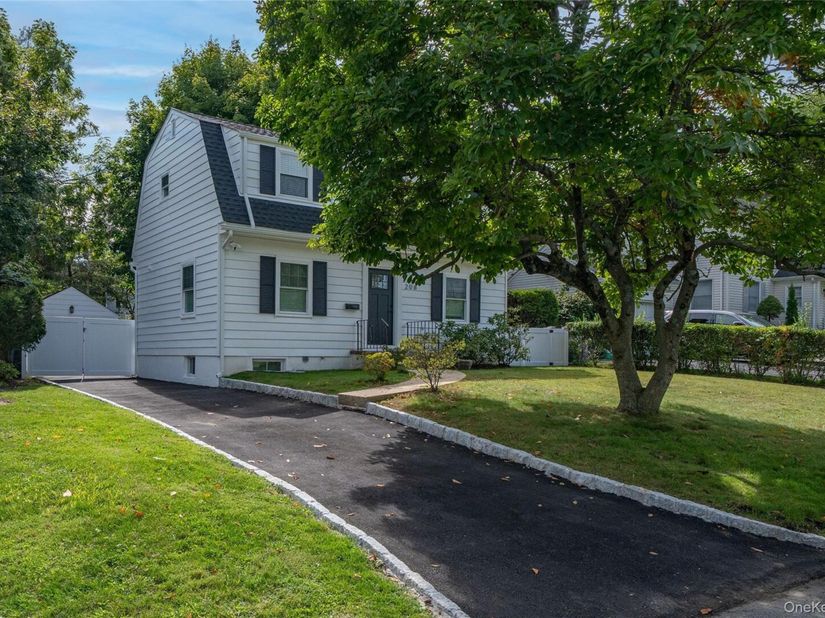 208 Lincoln Avenue, Eastchester NY 10709