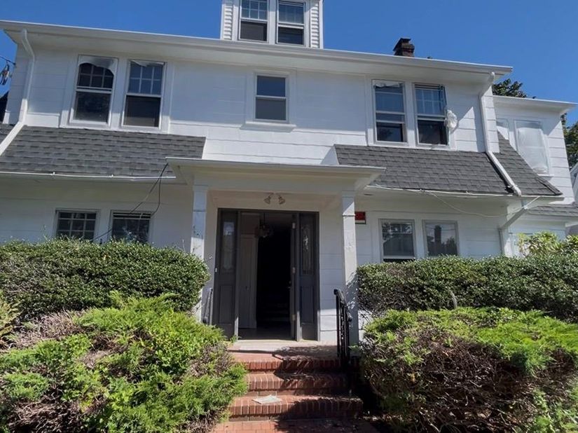 39 Hilbert Street, Hempstead NY 11550