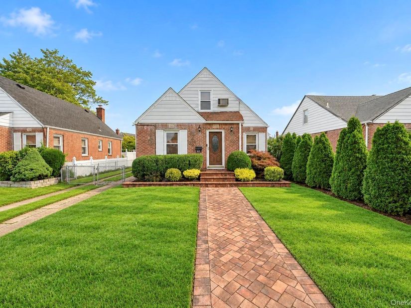 61 Stephen Place, Valley Stream NY 11580