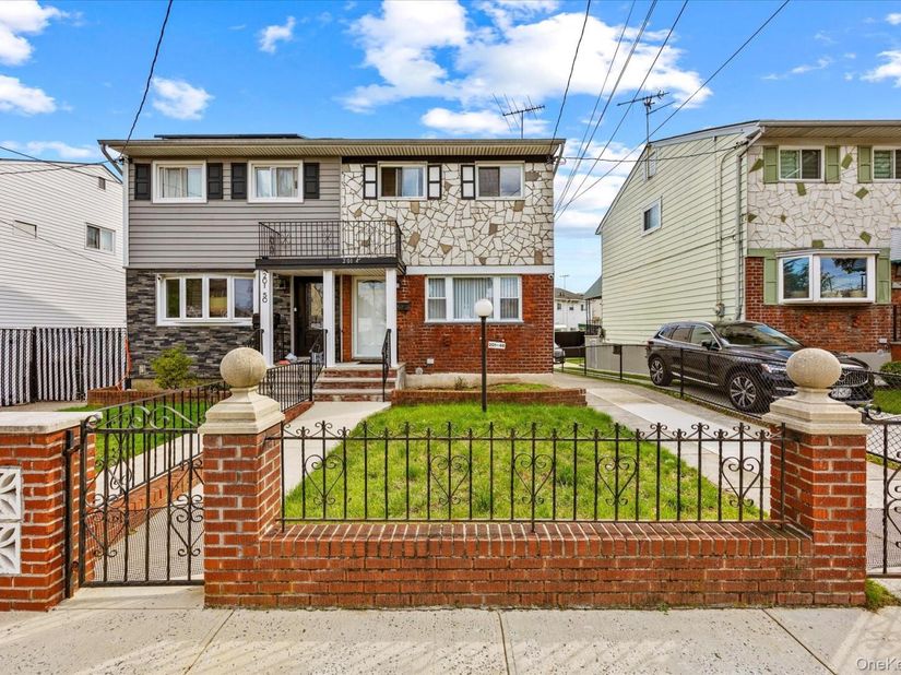 201-46 120TH Avenue, Saint Albans NY 11412