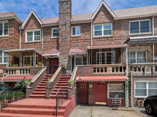 52-37 39th Avenue, Sunnyside NY 11104