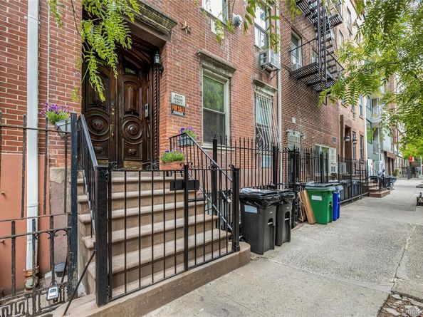 271 E 7th Street 5, New York (Manhattan) NY 10009