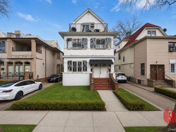 1049 E 12th Street