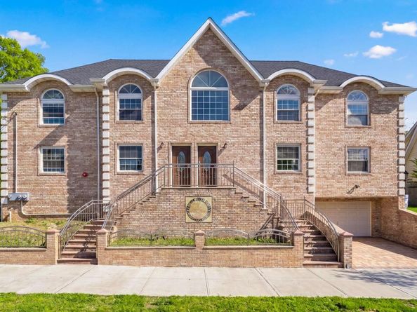 85-02 165th Street, Jamaica Hills NY 11432