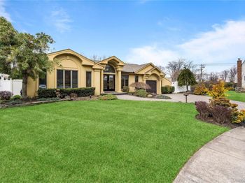 12 Kingswood Circle