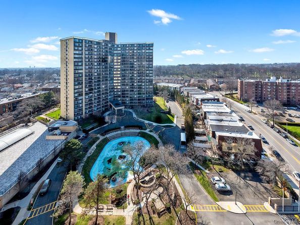 2 Bay Club Drive 16V, Bayside NY 11360