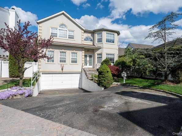 21 Central Court, Carle Place NY 11514