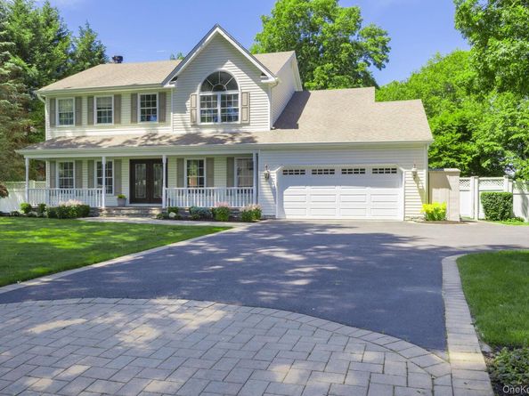 17 Dorfer Lane, Nesconset NY 11767