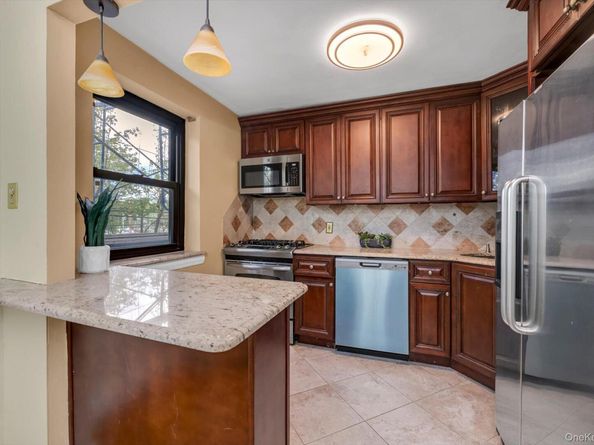 44 Terrace Circle 1D, Great Neck NY 11021