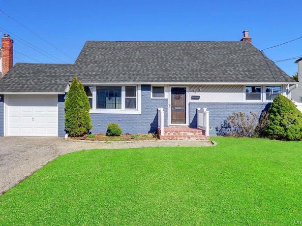 96 S Windhorst Avenue, Bethpage NY 11714